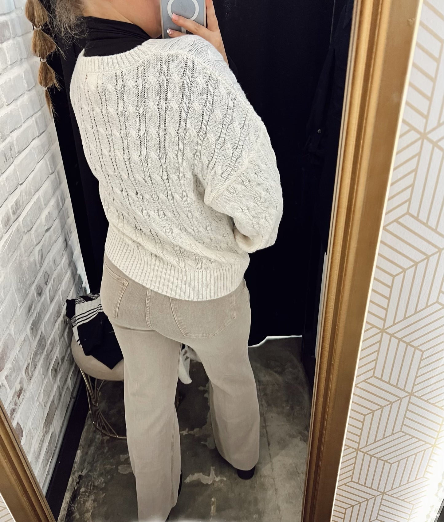 CREW NECK CABLE KNIT SWEATER