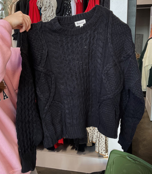 BLACK CABLE KNIT SWEATER